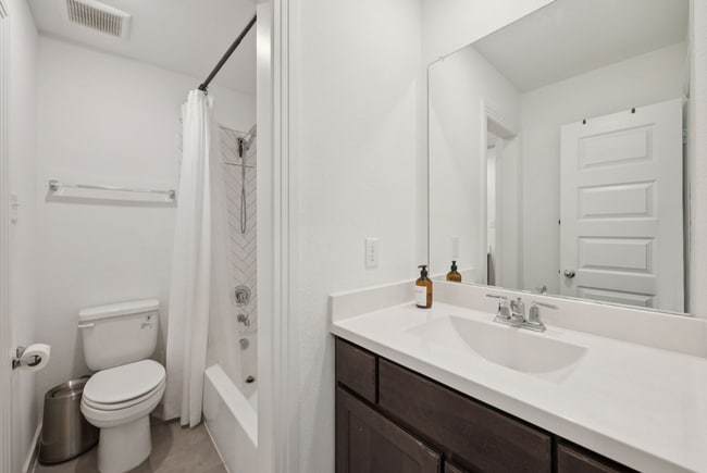 Building Photo - 448 Wildwood Ct