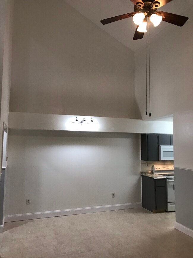 Building Photo - 12230 Fox Hound Ln