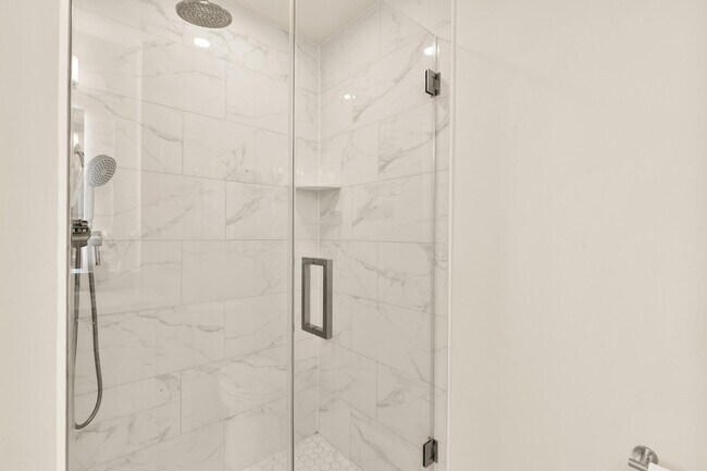 Building Photo - 1305 30th St NW