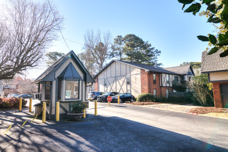 Secured entrance gate - 6851 Roswell Rd