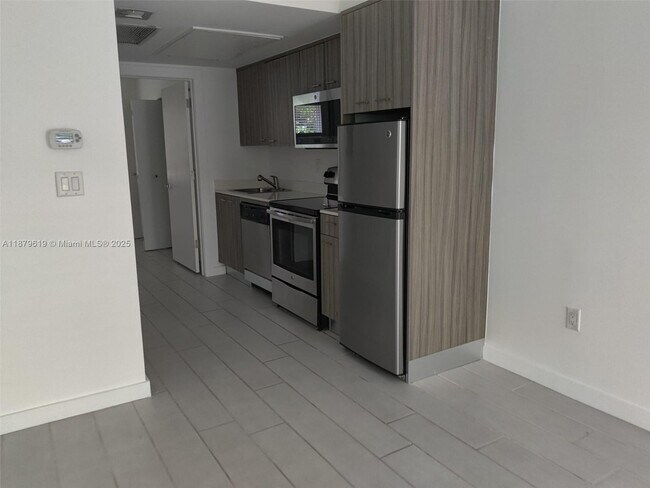 Building Photo - 740 Meridian Ave