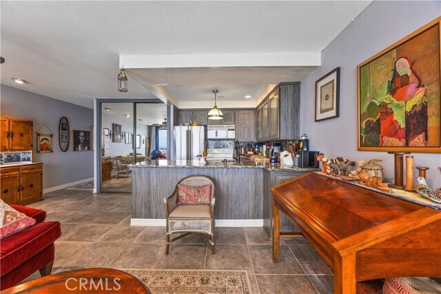 Building Photo - 721 Esplanade