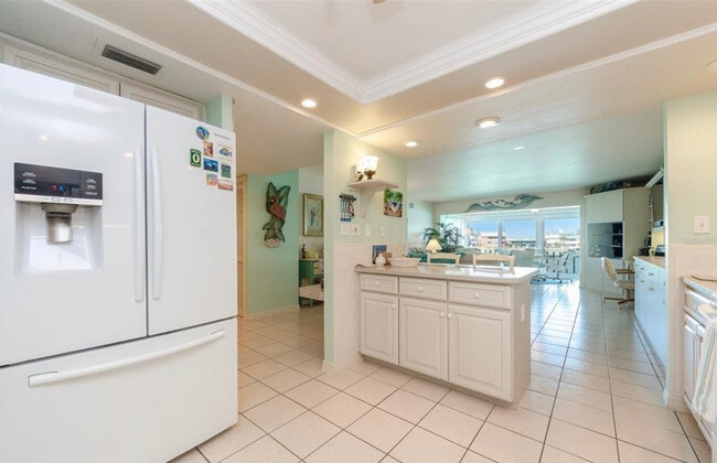 Building Photo - 868 Bayway Blvd