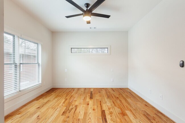 Building Photo - Conveniently Located 4bd/3ba Home Minutes From ATLBeltLine w/ Private Backyard!