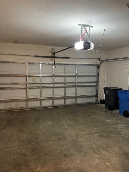 Building Photo - 10873 Dragon Wood Dr