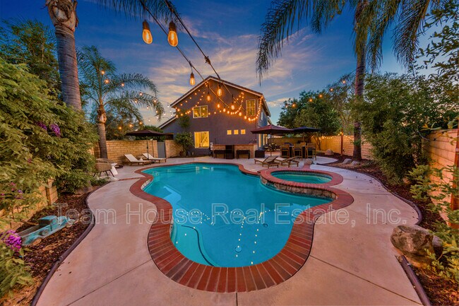 Building Photo - 27733 Mansfield Ct
