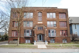 Building Photo - Delester- 811 16th St.