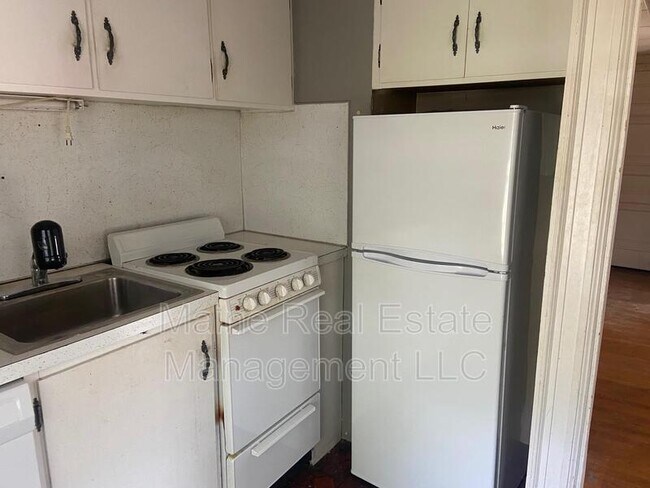 Building Photo - 99 Broadway