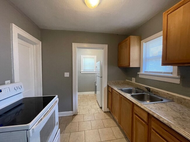 Building Photo - Available Now, 2 Bed 1 Bath Home off 71 HWY