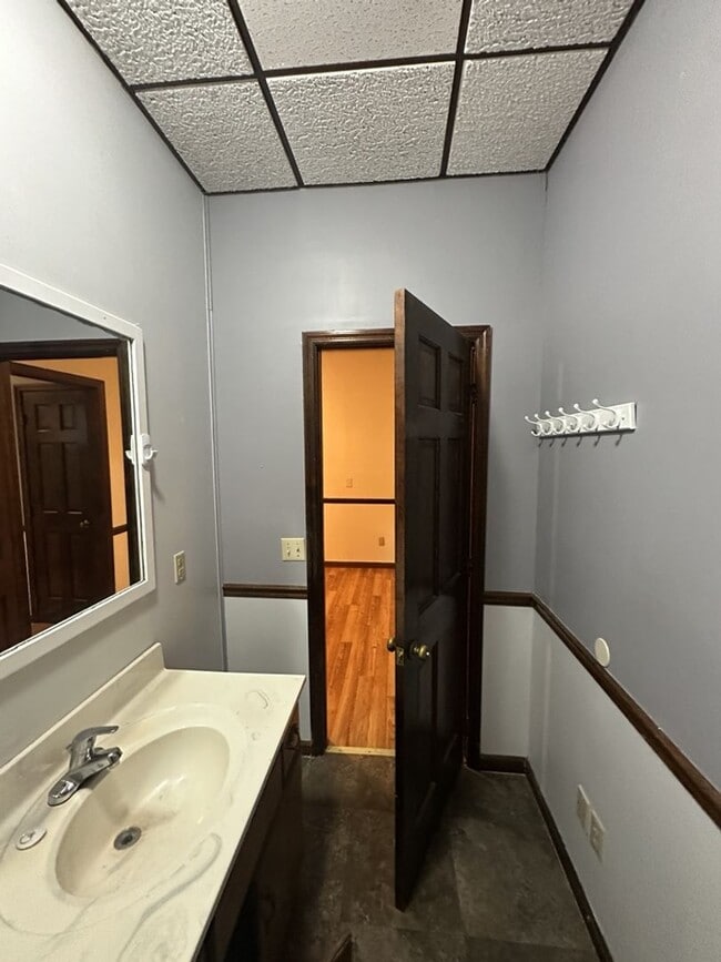 Building Photo - Charming, Light-Filled Retreat with Quiet Comfortable Living