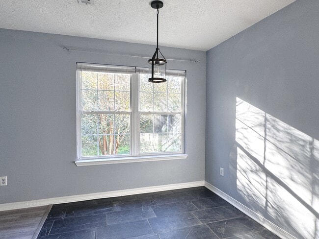 Building Photo - 4797 Old Mill Ct