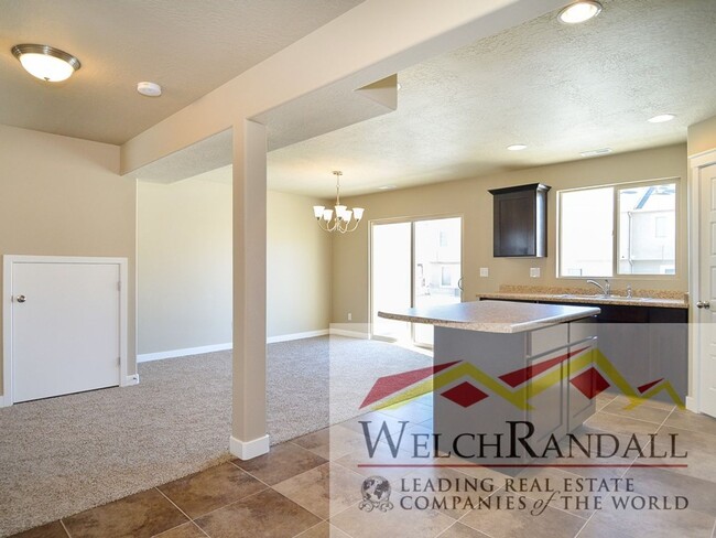 Building Photo - Beautiful 3 Bed 2 Bath Townhome in Harrisv...