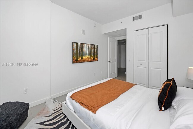 Building Photo - 1600 NE 1st Ave