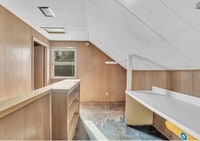 Building Photo - Charming Move-In Ready Home in a Quiet Milwaukee Neighborhood