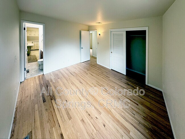 Building Photo - 2122 Meyers Ave
