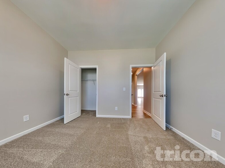 Building Photo - 105 Sinclair Way