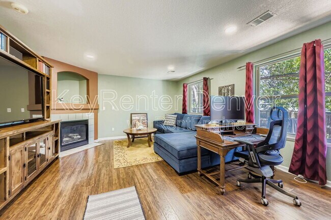 Building Photo - 12295 Crabapple St