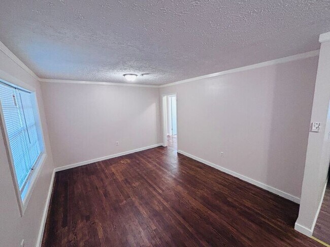 Building Photo - 5082 Lurline Dr