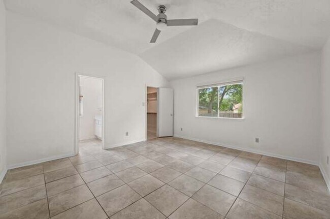 Building Photo - 4 Bedroom Single Family Home in Pflugerville