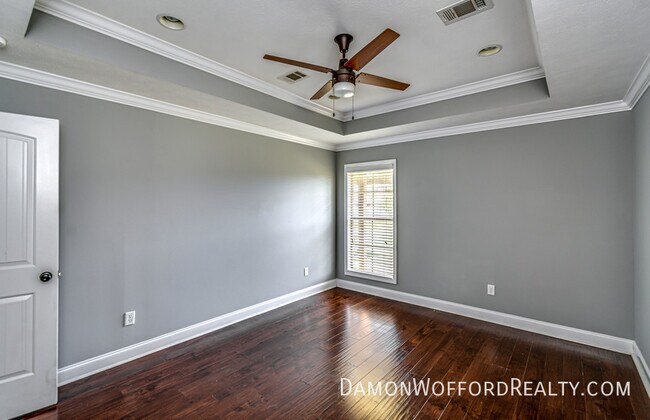 Building Photo - 117 Windy Hollow