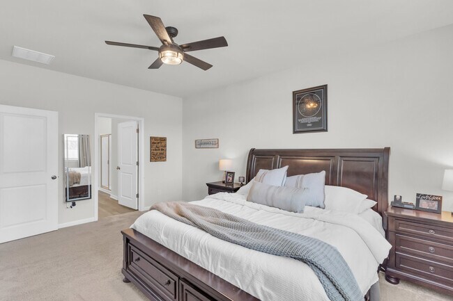 Building Photo - 1049 Burled Oak Rdg Lp SE