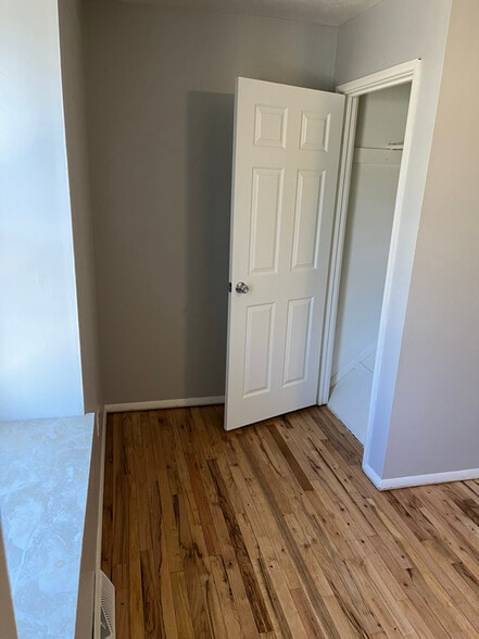 Building Photo - 1267 Rosewood Dr NE