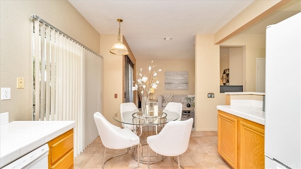 Building Photo - 28925 Cll Rivera