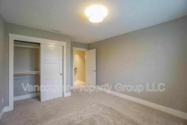 Building Photo - 11805 NE 108th St