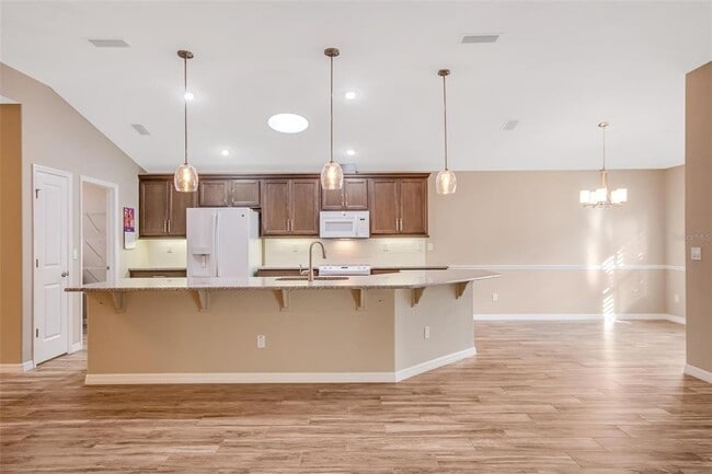 Building Photo - 4 Arena Lake Dr