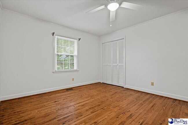 Building Photo - 2223 Camlin Ln