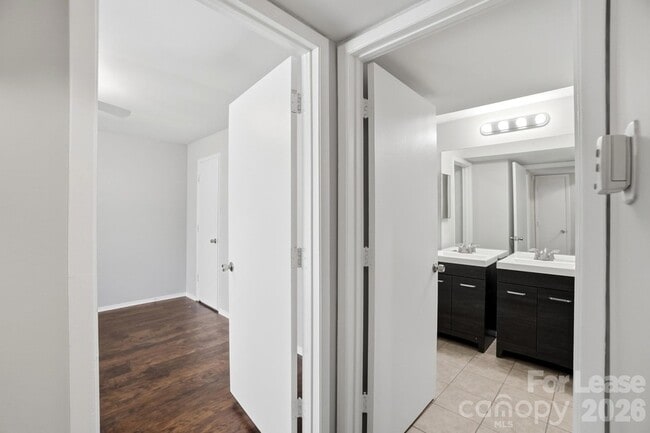 Building Photo - 4948 Sardis Rd