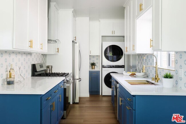 Building Photo - 4879 Hartwick St