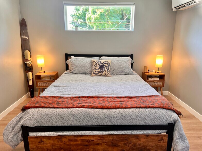 Building Photo - 213 N 10th St