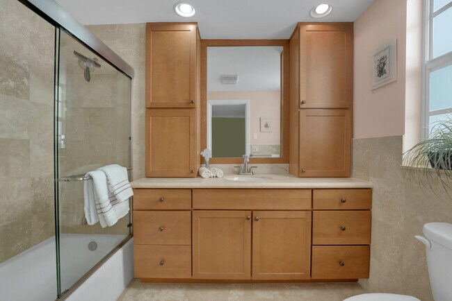 Building Photo - 2103 S Ocean Blvd