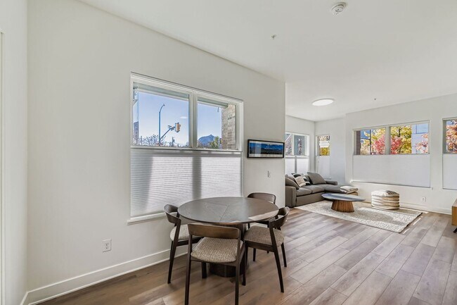 Building Photo - Turnkey 2 BDR Condo in the Heart of Boulder