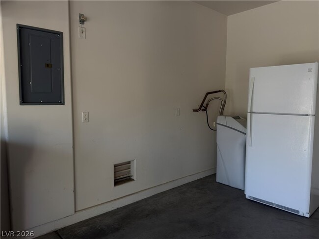 Building Photo - 583 Lacabana Beach Dr