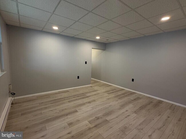 Building Photo - 1048 Gray Ave
