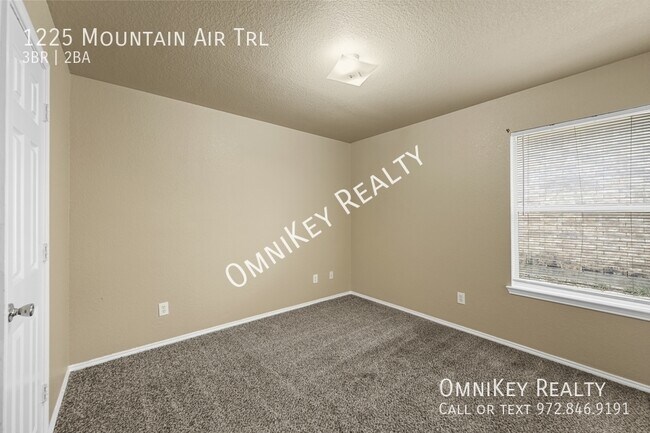 Building Photo - 1225 Mountain Air Trail