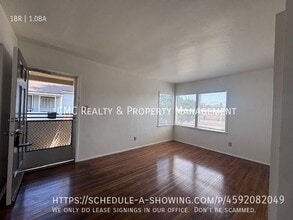 Building Photo - 4841 1/2 Clark Ave-