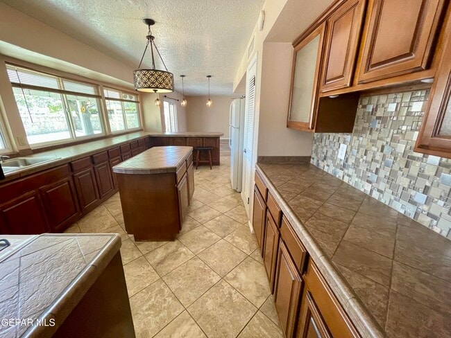 Building Photo - 9004 Lait Dr