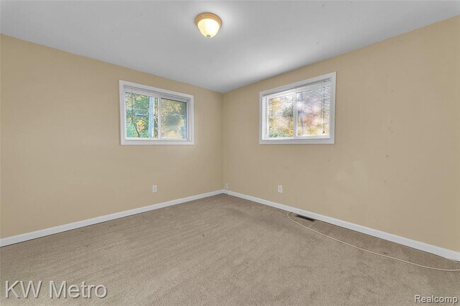 Building Photo - 2416 Shawood Dr