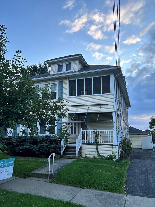 Building Photo - 125 Crary Ave