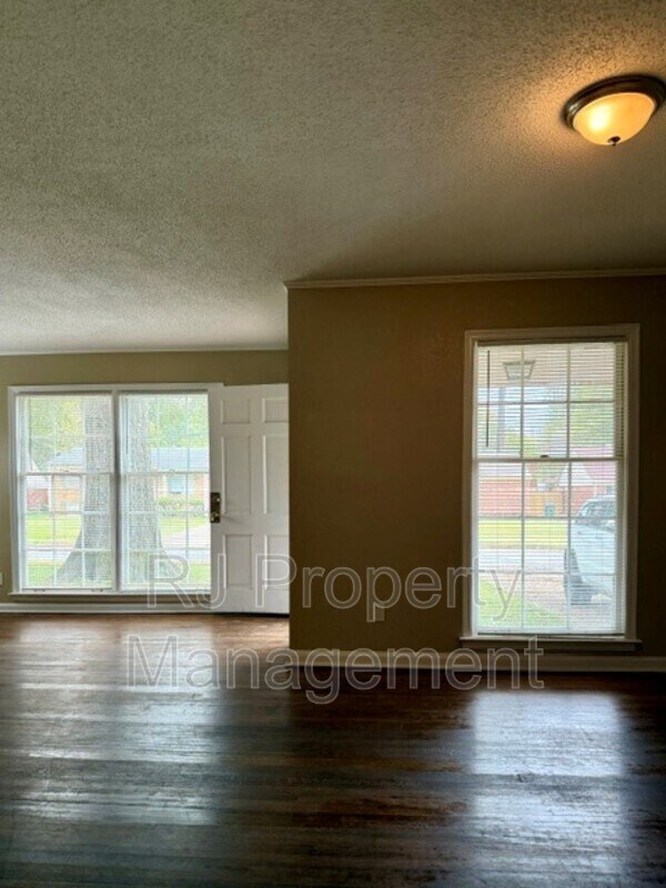 Building Photo - 3458 Sophia St