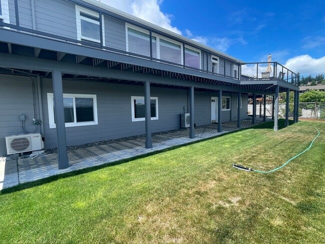 Primary Photo - Spacious and Modern 3 Bedroom Sunlit Basem...