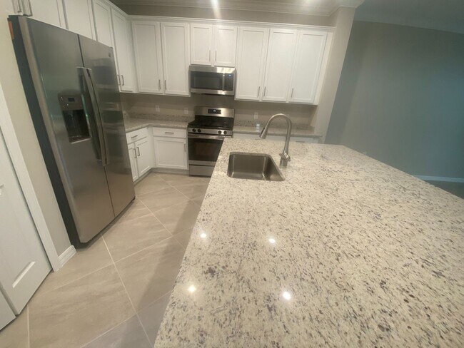 Building Photo - 15220 Cortona Wy