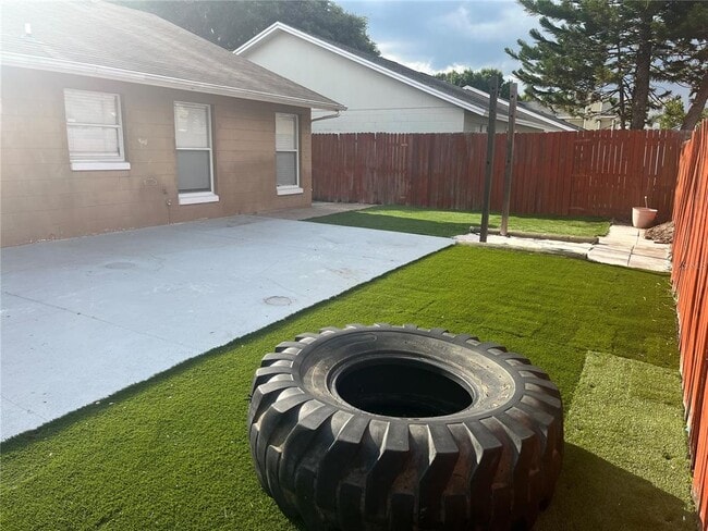 Building Photo - 9317 Sonoma Dr