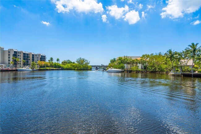 Building Photo - 12 Royal Palm Way