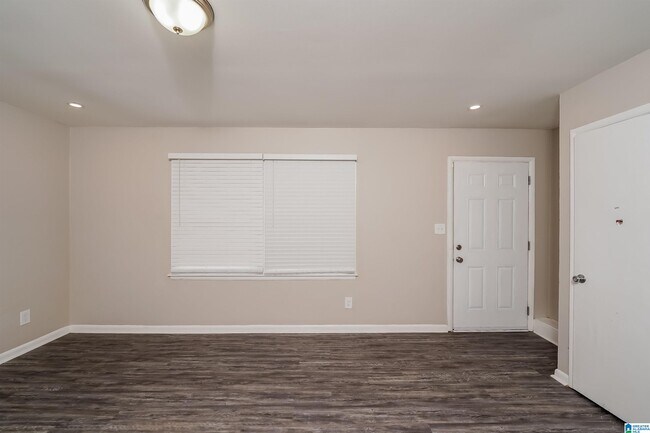 Building Photo - 432 13th Ct NW
