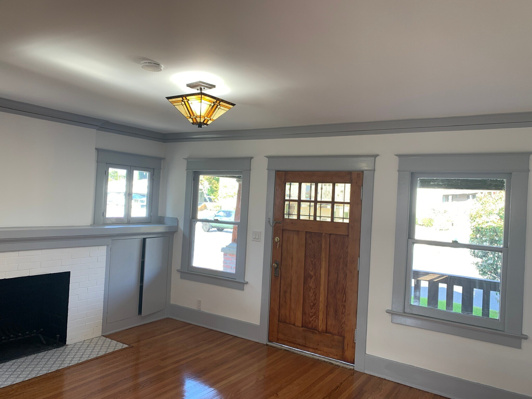 Living Room - 515 N Atlantic Blvd