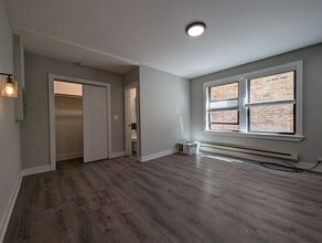 Building Photo - 4546 N Damen Ave